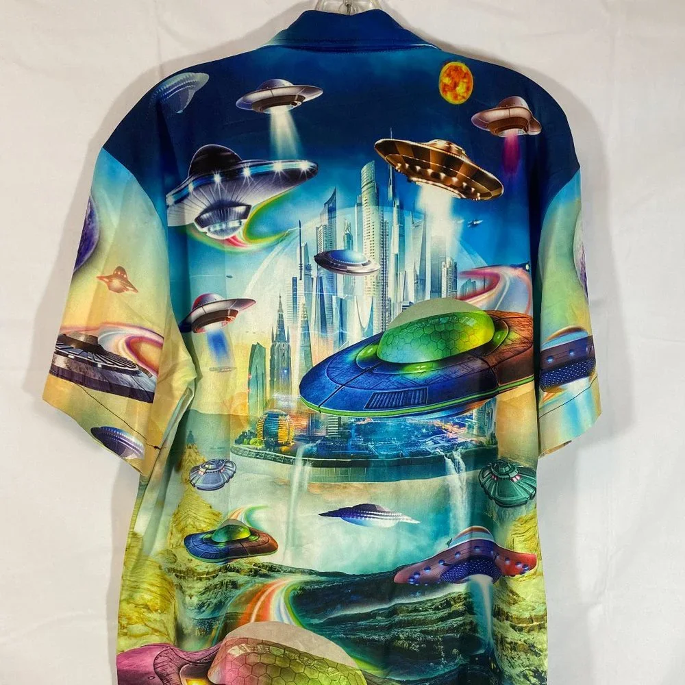 Alien Invasion Graphic Print Short Sleeve Button Down Shirt NWOT Women's Size L - Picture 7 of 12